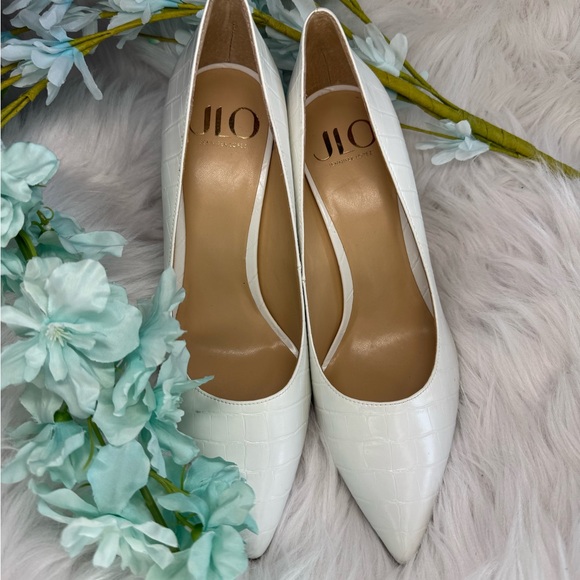 Jennifer Lopez Shoes - Jennifer Lopez Elegant White Embossed Heels